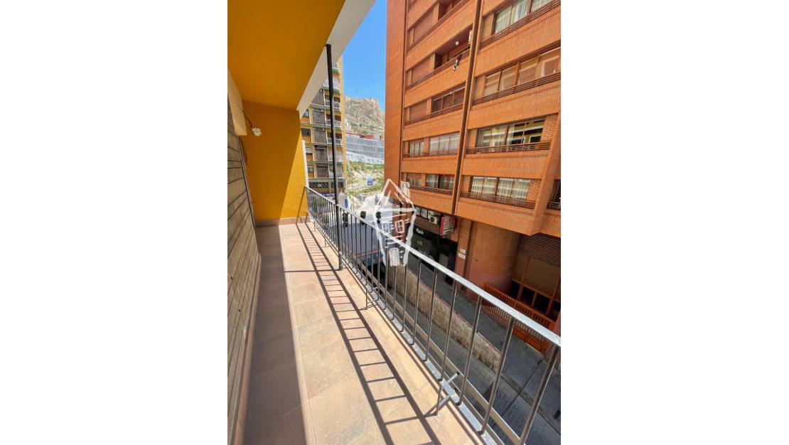 Sale - Apartment - Alicante - Centro · Rambla 